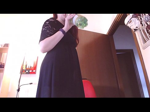 ❤️ Pokorna sužnja, ki obožuje umazane in sočne spodnjice, je po ogledu tega videa prisiljena masturbirati! ❤❌ Domače porniče pri nas ❌